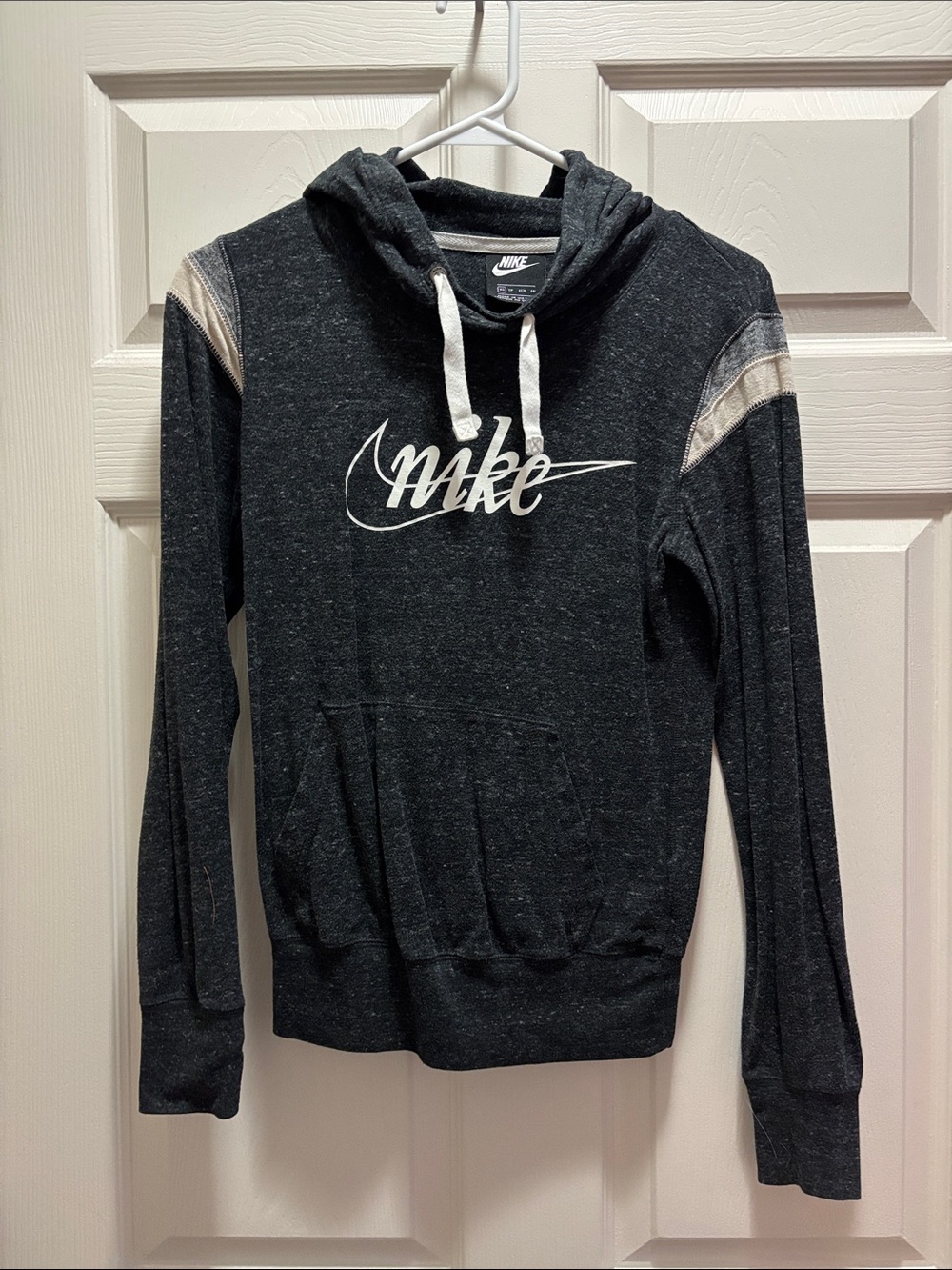Nike Women’s XS Charcoal lightweight Hoodie